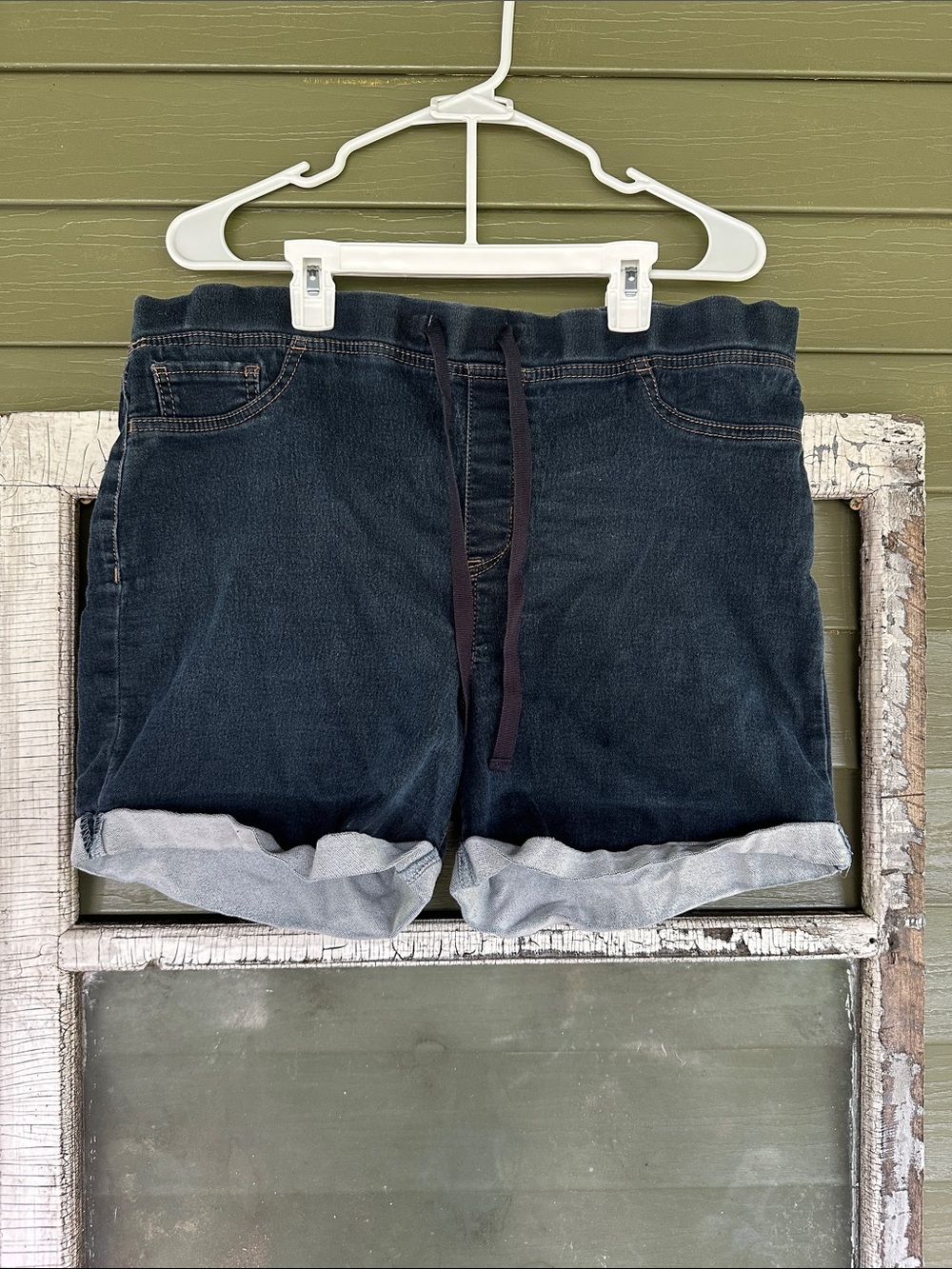 lei Women's Dark Indigo Drawstring Roll-Cuff Denim Shorts